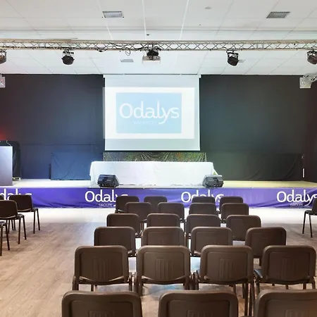 Aparthotel Odalys Les Oceanides 3*