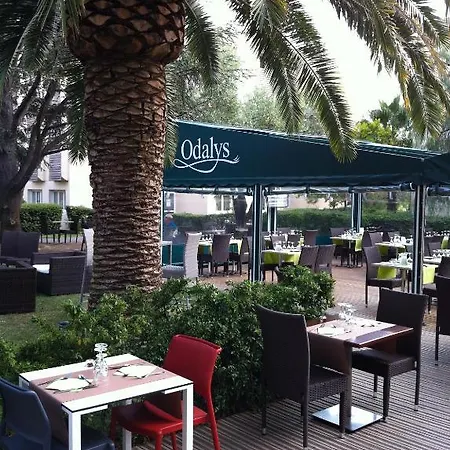Aparthotel Odalys Les Oceanides 3*